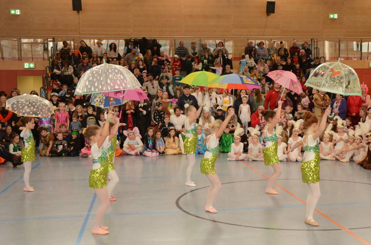 Beim Kinderfasching war der Bär los